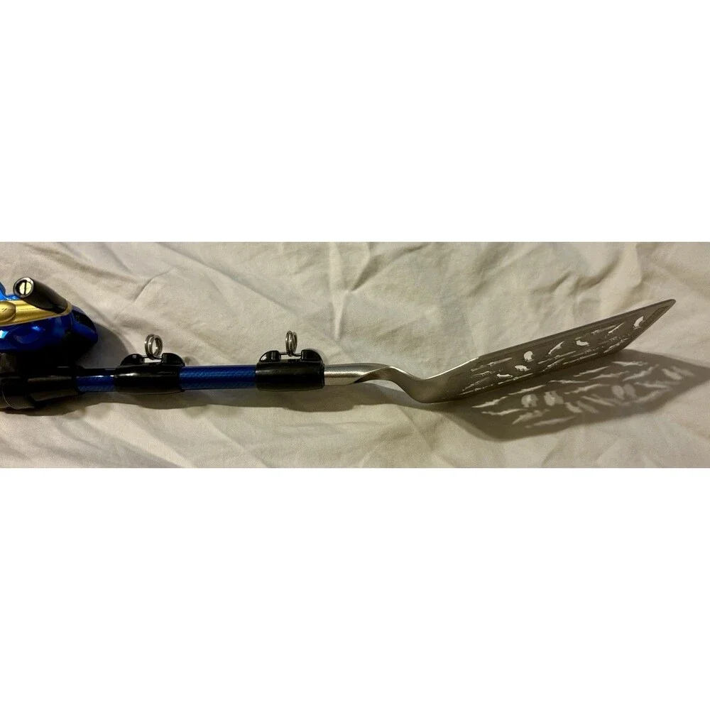 Fishing Rod Handle Spatula with Baitcasting Reel Design, 18.5 inch Blue & Gold